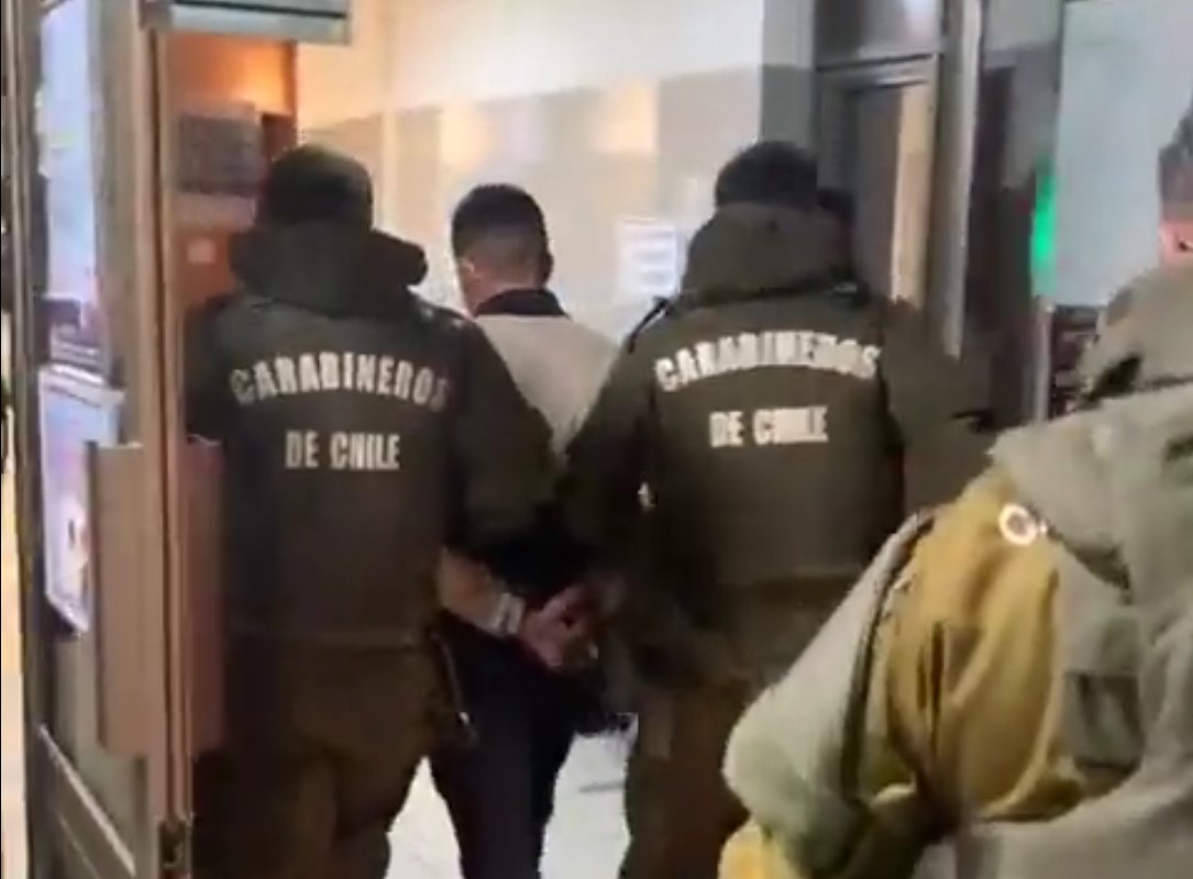 Carabineros detuvo a dos hombres que habrían participado en la quema de una cabaña en Cañete