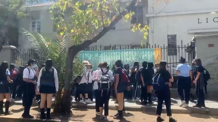 Fiscalía inicia investigación a alumnos del Liceo Lastarria por difusión de contenido sexual