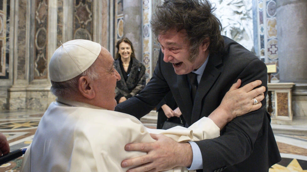 Tras insultarlo meses atrás: Javier Milei y el Papa se reunieron cerca de una hora en el Vaticano