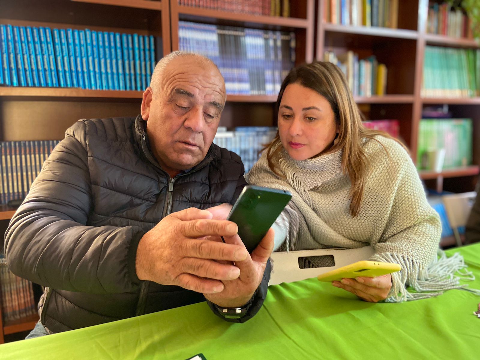 Quiero mi Barrio promueve alfabetización digital en adultos mayores de Tubul