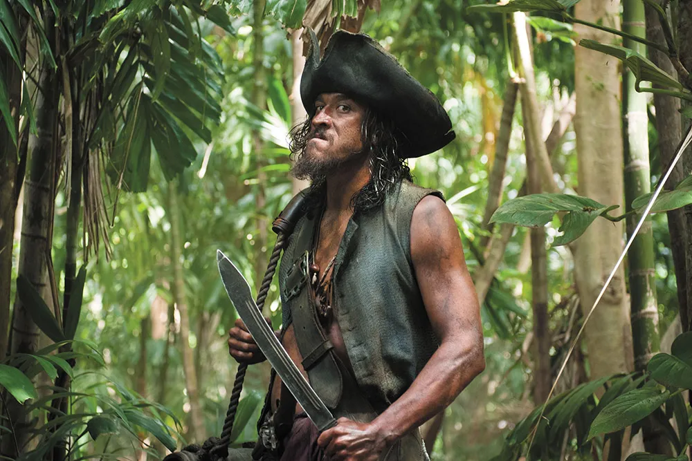 Muere el actor Tamayo Perry tras ser atacado por un tiburón en Hawaii: participó en «Piratas del Caribe»