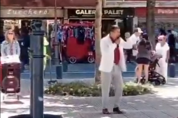 Fiscalizan a predicador que culpó a las mujeres y niñas de las violaciones en plena Plaza Independencia
