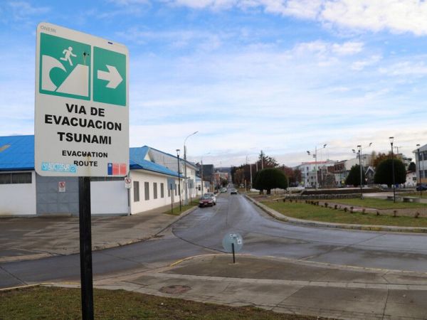 «Estado de precaución»: se reduce el aviso de tsunami en Magallanes luego del sismo de 7,5