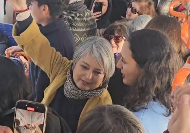 Jara de visita en Concepción: prometió extender la red del Biobío y reducir los plazos de inversión pública