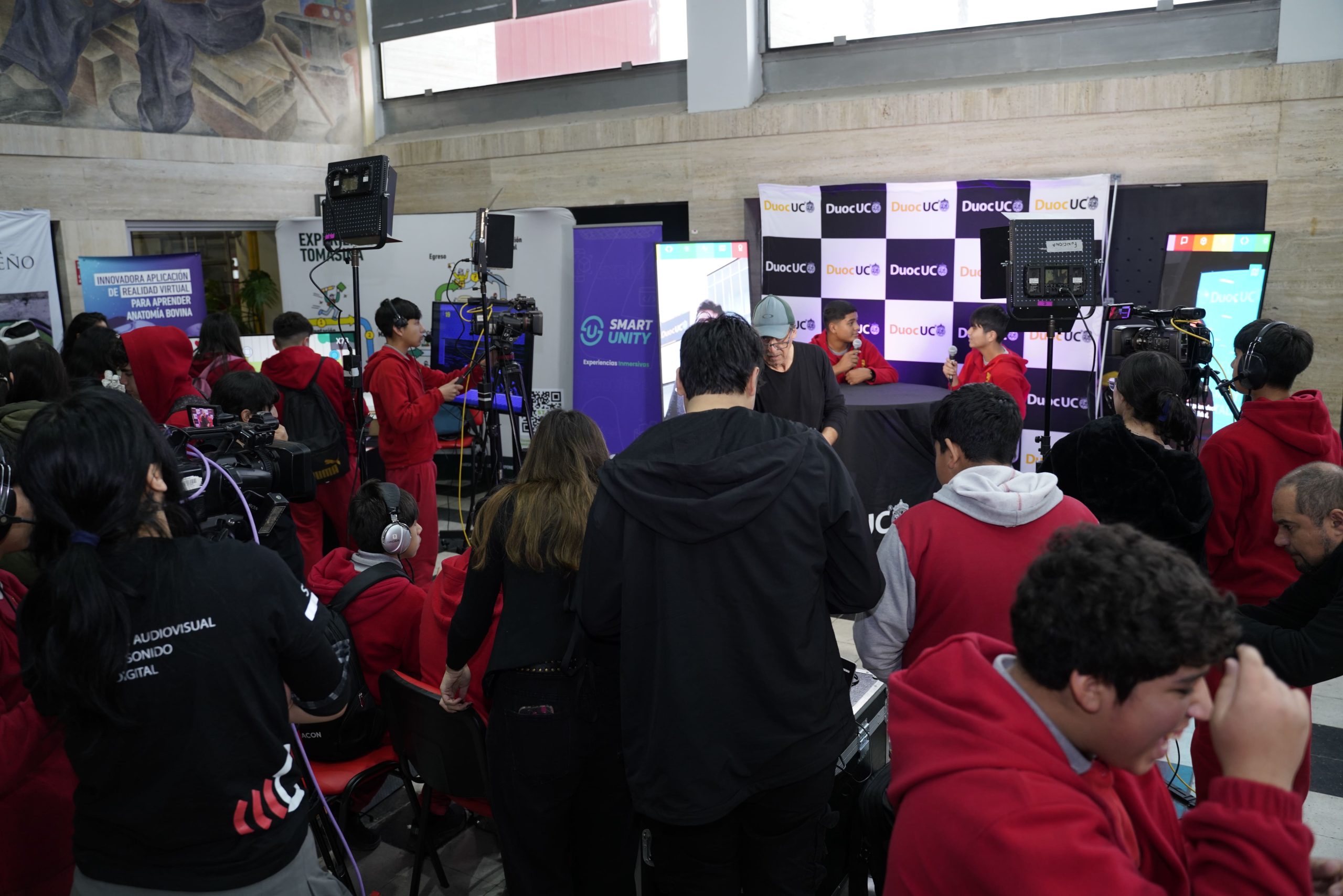 Estudiantes del Biobío participaron en experiencias de cine, televisión y doblaje junto a Cinelebu SET